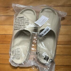 Tan slides size 44-45 brand new